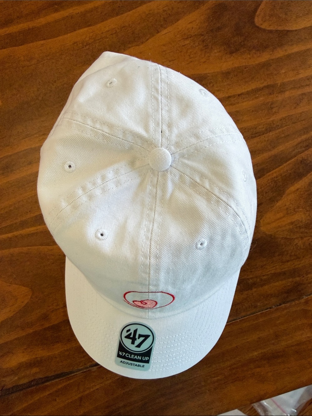 ‘47 Women’s White Baseball Cap with Pink Heart Logo - Picture 6 of 9